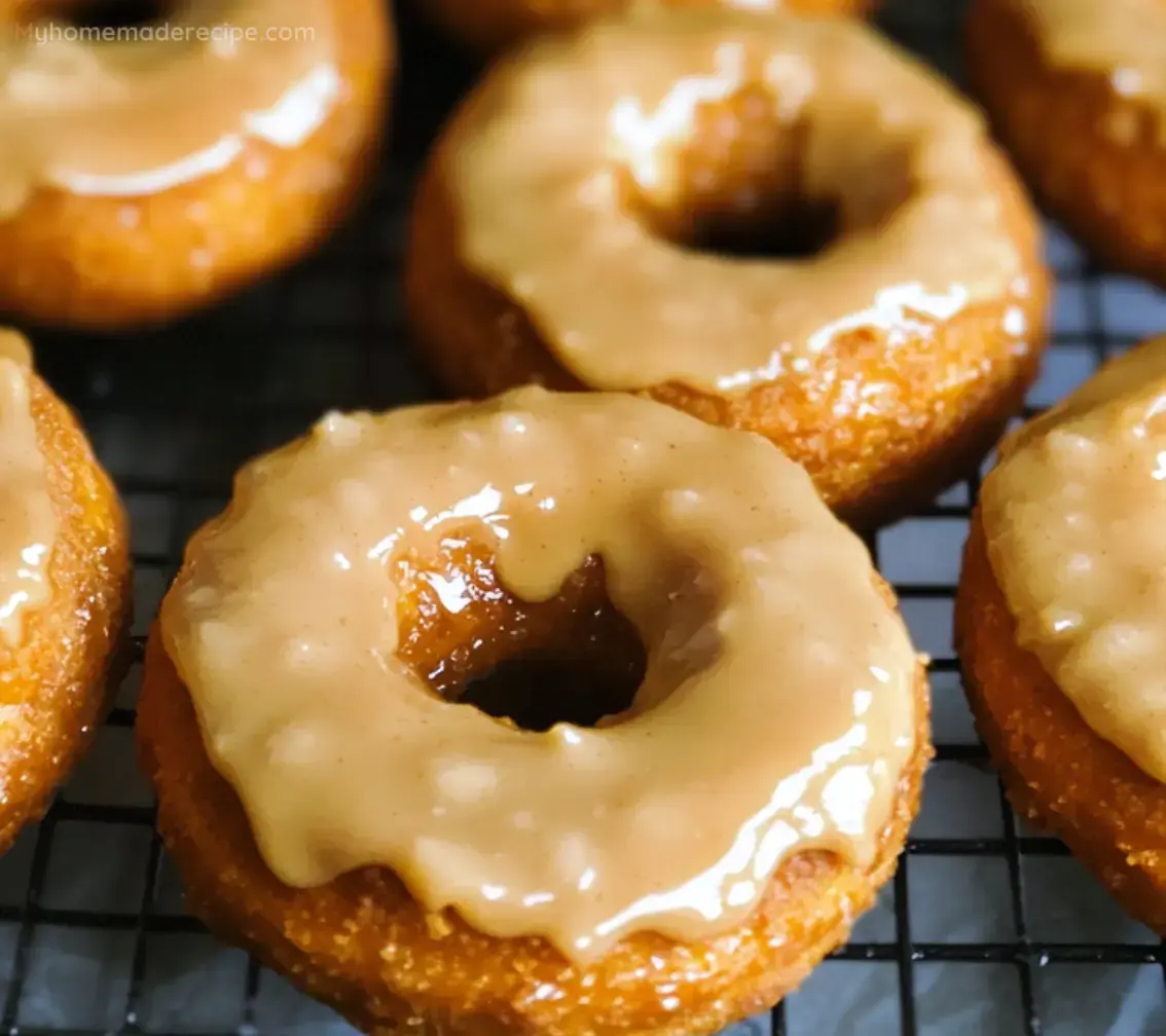 Donas de calabaza horneadas con glaseado de maple
